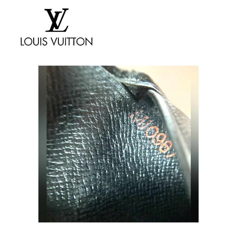 Louis Vuitton VINTAGE 1997 Epi Black Leather Bifold Compact Wallet - Picture 9 of 9